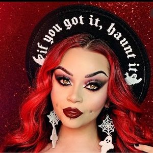 Wide Brim Hat @sydneynicoleaddams @witchwoodbags "If you got it, haunt it" vegan